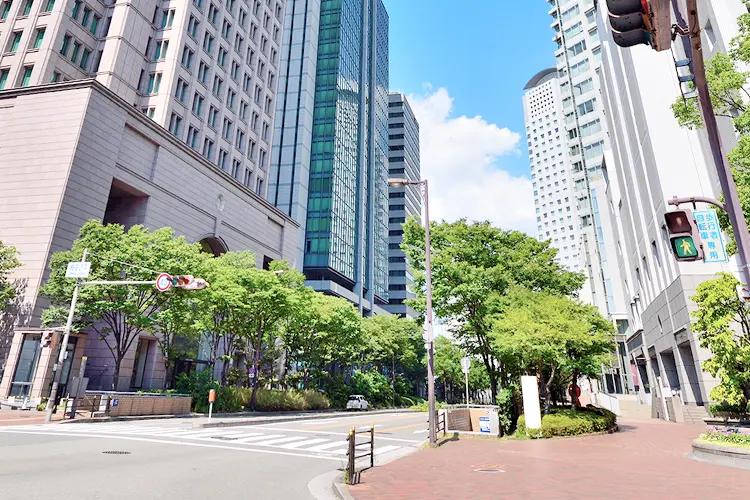 貸切バス配車場所「大阪駅 大和ハウスビルディング」付近の梅田2交差点