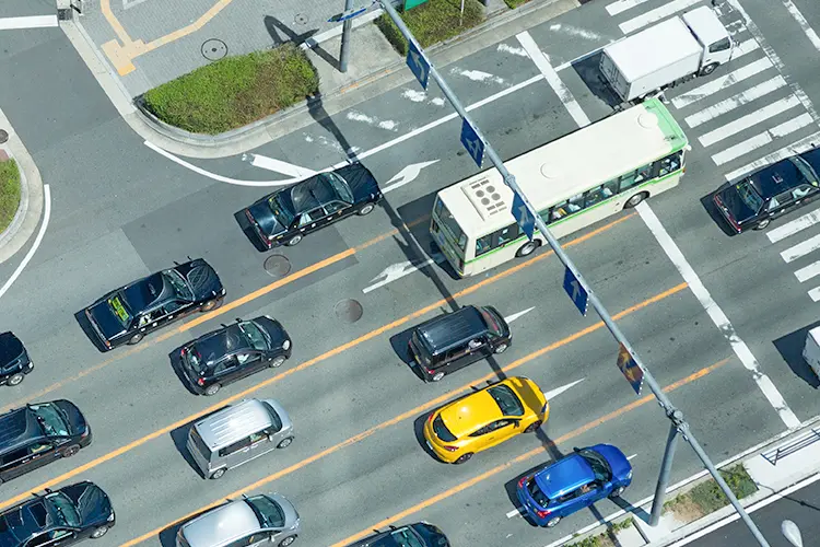 貸切バスで最適なのは高速道路と下道どっち？