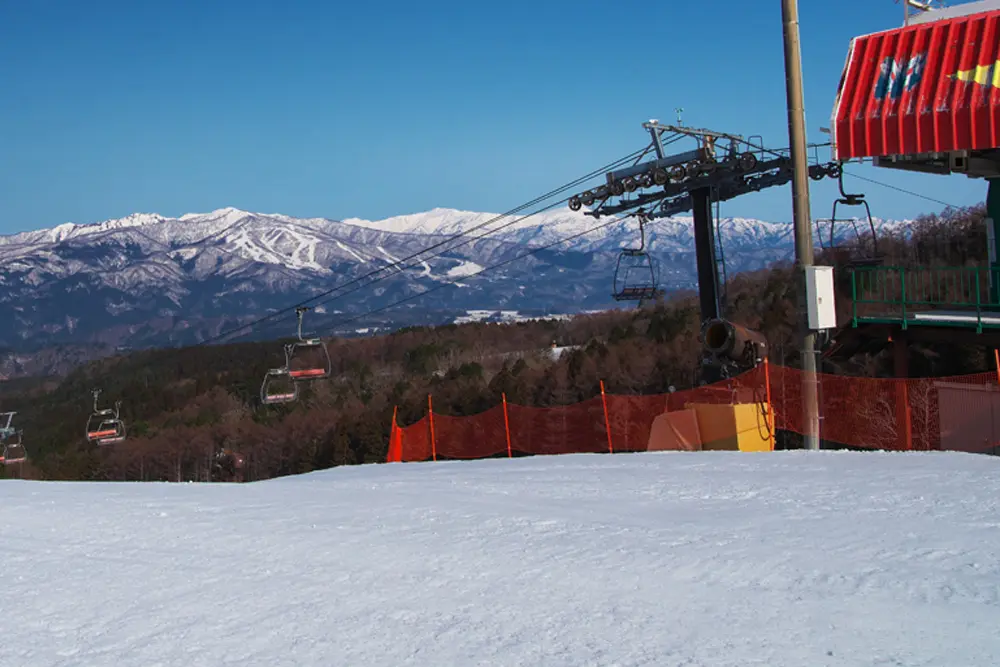 岐阜の「鷲ヶ岳スキー場」