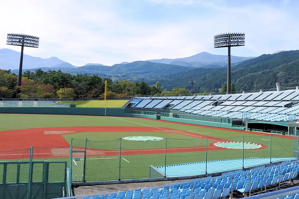 福島県あづま総合運動公園の「あずま球場」