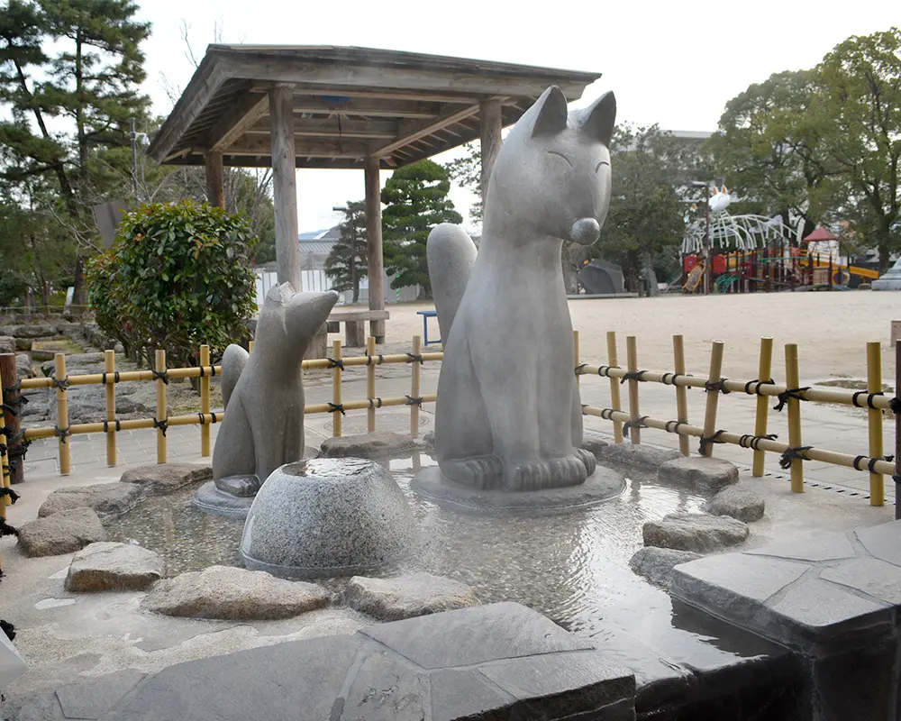 山口県の湯田温泉にいる狐