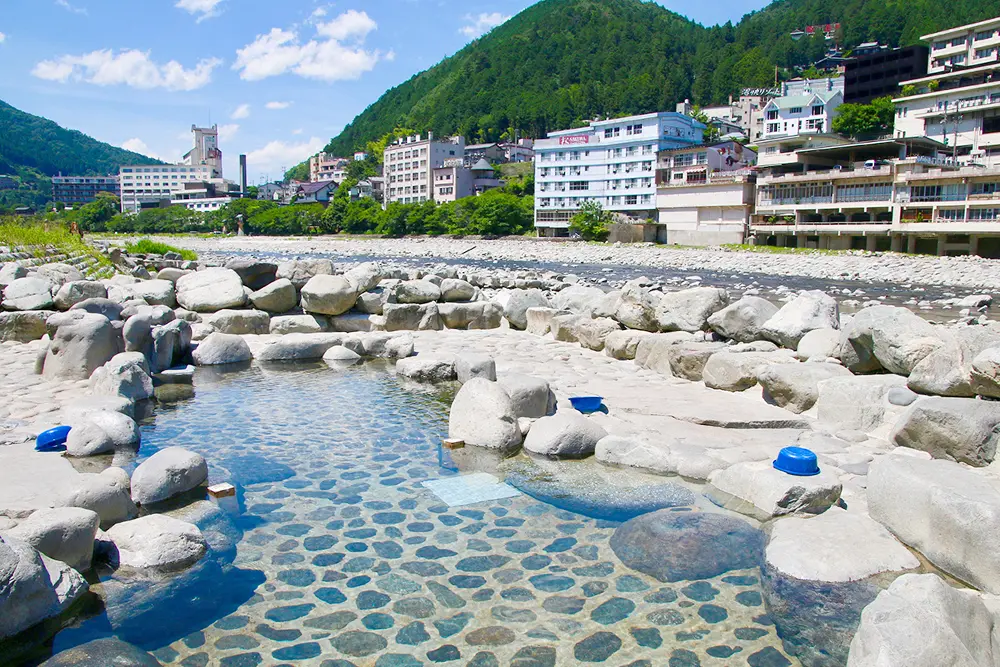 岐阜県の下呂温泉にある「噴泉池」