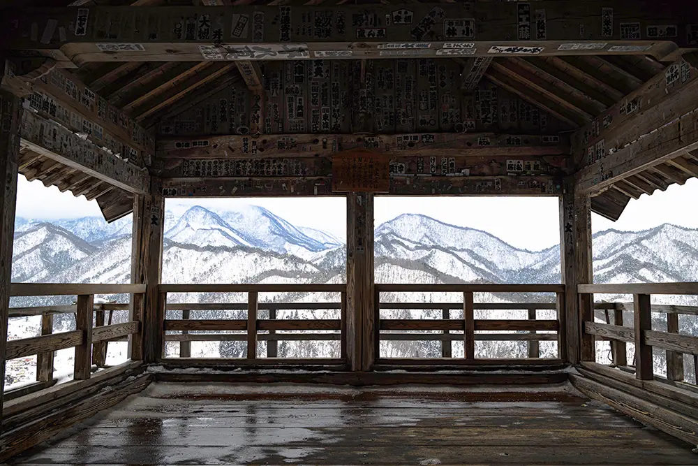 冬の山寺「五大堂」