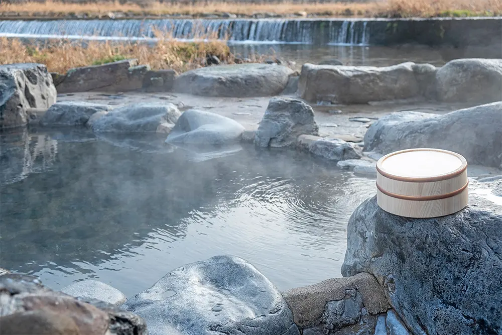 tottori-misasa-onsen-outdoor-bath