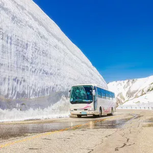 立山黒部アルペンルート「雪の大谷」
